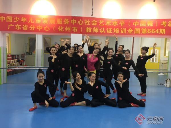 泳动少年逐浪成长!2026年和龙市小学生游泳精英培训班正式开班(图1)
